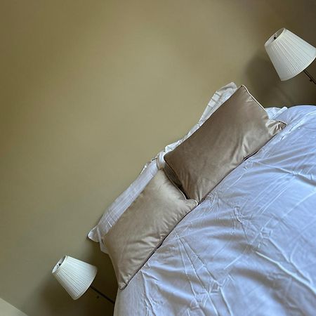 Belfast - Relax & Unwind In Our Skyline Retreat - 3 Bedroom Apartment With Parking エクステリア 写真