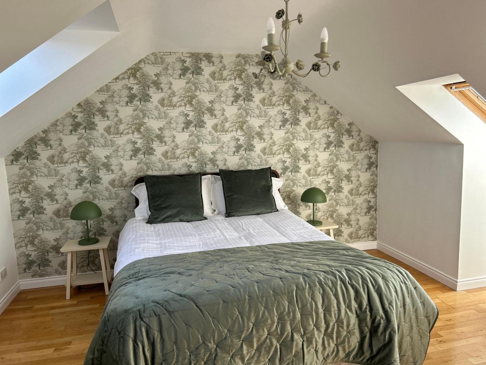 Belfast - Relax & Unwind In Our Skyline Retreat - 3 Bedroom Apartment With Parking エクステリア 写真